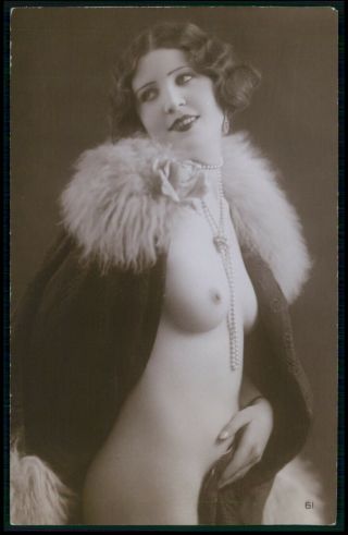 Miss Jeanne Juilla Fur French Nude Woman Old 1920s Photo Postcard