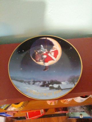Avon 1998 Christmas Plate Greetings From Santa