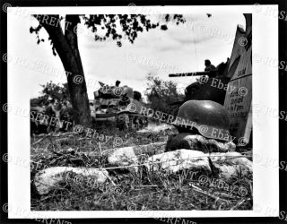 Ww2 British Sherman Tanks Passing A German Army Grave - I.  W.  M.  Photo 22 By 17cm