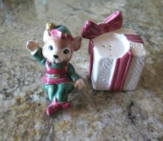 Rare Vintage Christmas Holiday Mouse Elf Salt And Pepper - Oci Omnibus