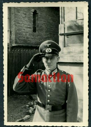 C6 Ww2 German Wehrmacht Photograph Of An Officer Saluting