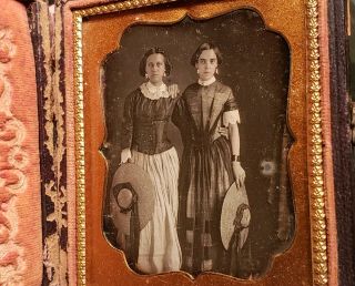 Sixth Plate Daguerreotype Of Young Women With Their Large Hats - Full Split Case