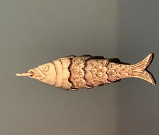 Large 9ct Gold Vintage Articulated Fish Charm Pendant Heavy 5.  4 Grams