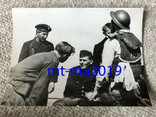 Ww2 Press Photograph - German Kriegsmarine Crew Member Taken Pow By Canadians