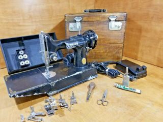 Vintage 1946 Singer Sewing Machine Ag622400 Case And Accessories