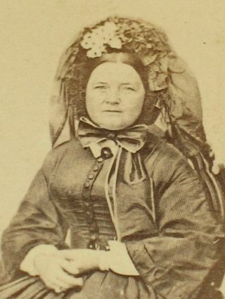 Rare Civil War CDV Mary Lincoln in Mourning For Son Willie 1862 3