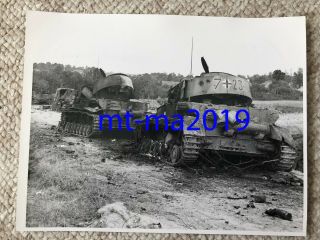 Ww2 Press Photograph - Ww2 German Panzer Tanks Destroyed And Discarded