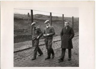 Press Photo Ww2 German Prisoner Of War Camp Pow Oldham 24.  12.  1940 (5)