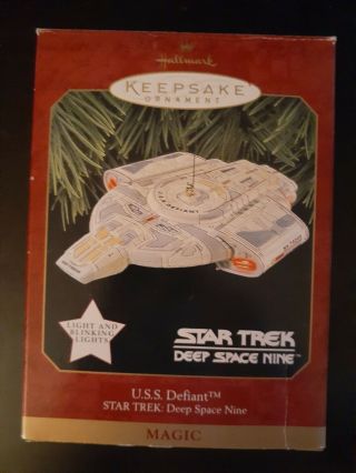 1997 Hallmark Keepsake Ornament: Star Trek Ds9: Uss Defiant