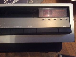 VINTAGE RCA Selectavision SKT400 Videodisc Player.  Powers On/ W/12 VIDEO DISCS 4