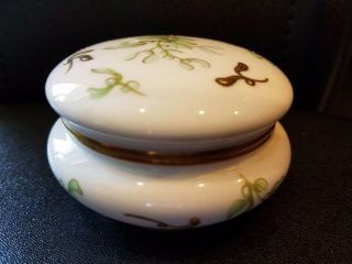 Vtg Limoges France Porcelain Trinket / Powder Box