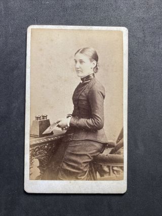 Victorian Carte De Visite Cdv: Lady: Rare Viewer ? Picture In Picture: Walsall