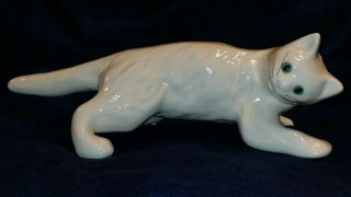 Vintage Camark Wall Climbing Cat White Ceramic Green Eyes 16 "