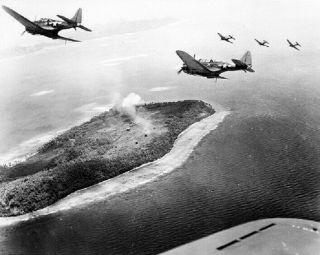 U.  S.  Navy Douglas Sbd - 5 Dauntless Dive Bombers Param Island Ww2 Photo 731