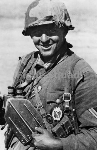 Ww2 Picture Photo A German Soldier Near Stalingrad Sep 1942 Russia 1411