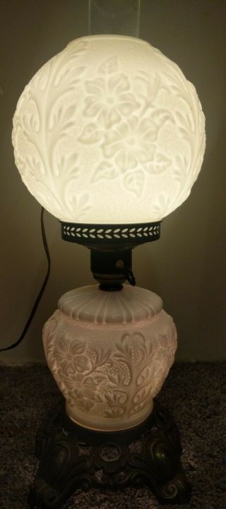 Vintage Milk Glass Gone With The Wind Hurricane Parlor Lamp 3 Way Complete
