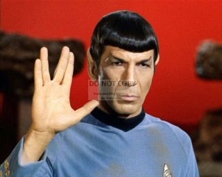 Leonard Nimoy As " Mr.  Spock " In " Star Trek " - 8x10 Publicity Photo (ww018)