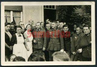 C7/3 Ww2 German Group Photo Of Wehrmacht Soldiers At The Hospital