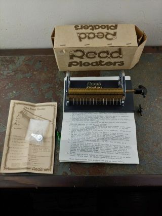 Vintage Read Pleater Smocking Gathering Pleater Machine,  16 Needles