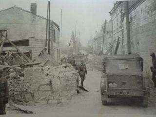 GERMAN.  WW2.  PHOTO WEHRMACHT STREET BATTLE FRANCE - : -. 2