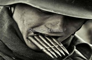 Ww2 Picture Photo German Soldier Reloading His Karabiner Rifle Bullets 0800