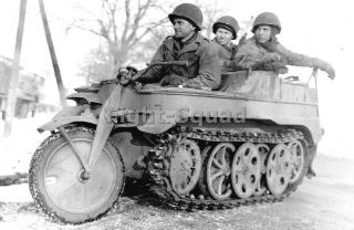 Ww2 Picture Photo Us Soldiers On A Captured German Kettenkrad Semi - Tracked 3596