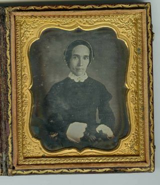 1/6th Plate Daguerreotype Of Older Lady In Lace In Whole Attached Case