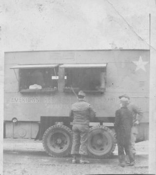 World War 2 Wwii Photo Of Soldier & Man By American Red Cross Truck Germany /66
