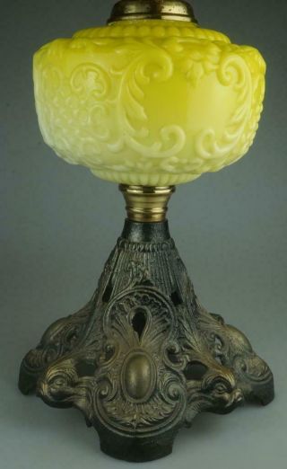Vintage Oil Lamp Yellow Glass P & A Dorset Div.  Thomaston Conn.  Made in USA PP84 3