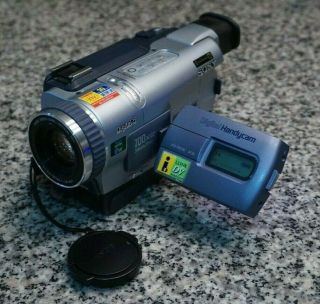 VTG Sony Handycam DCR - TRV230 Digital8 8mm Camcorder 25x W/ FR/SHP 2