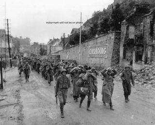 U.  S.  Soldiers With German Prisoners 8x10 World War Ii Photo Ww2 Wwii Picture 245