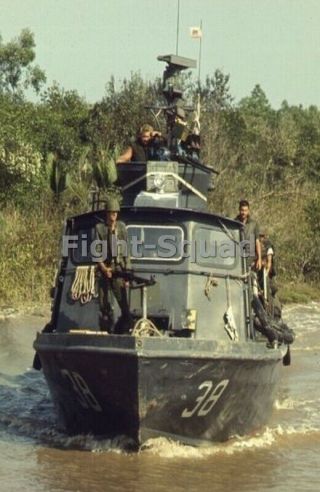 Ww2 Picture Photo 1968 Vietnam War Us Assault Boat On Patrol Saigon River 3461
