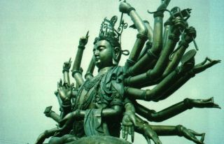Vintage China (1960s) 1000 Eyes And 1000 Hands Guanyin Statue Photo Postcard