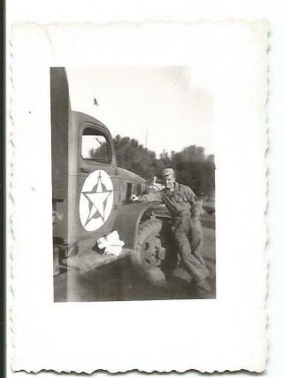 Ww2 Photo - Us Sergeant Standing Next To Truck - Italy 1944