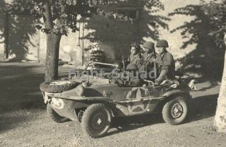 Ww2 Picture Photo Italy 1944 Us Soldiers In A Captured German Schwimmwagen 2866