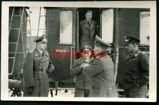 C8/2 Ww2 German Group Photo Of Wehrmacht Luftwaffe Pilots Near Train