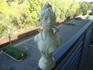 Vintage Lady Bust Statue/ Sculpture Art Noueau.