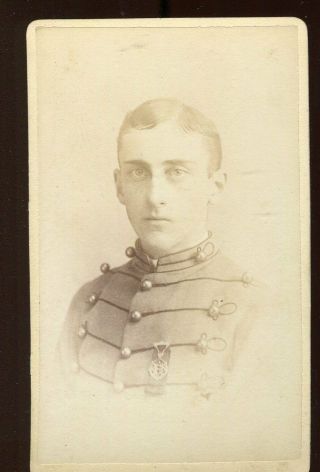 Post Civil War Antique Cdv Photo,  Man In Uniform With Medal