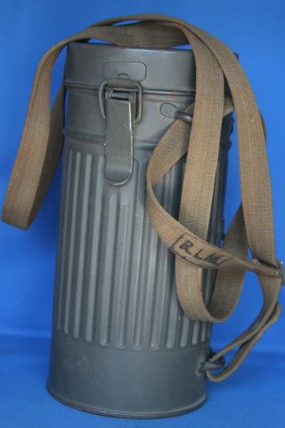 Vintage Ww2 German Luftschutz M38 Gas Mask 1935 - With Canister