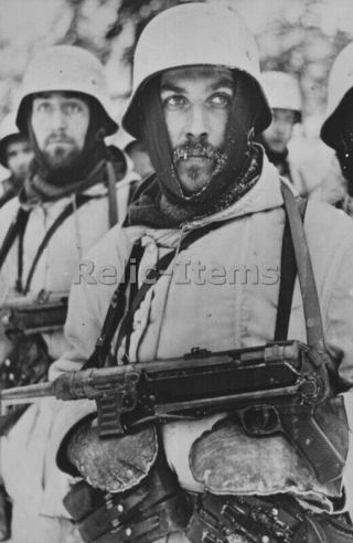 Ww2 Picture Photo German Soldiers Winter Uniform Gun Russia Front Line 0607
