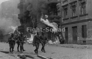 Ww2 Picture Photo 1943 German Ss Troops In Warsaw Ghetto Poland 1676