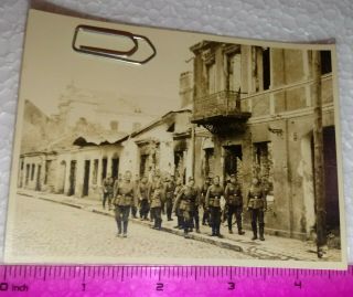 012 Ww2 Orig.  Photo German Soldiers Destroyed City Town Russia 3.  5 X 4.  5 Inch