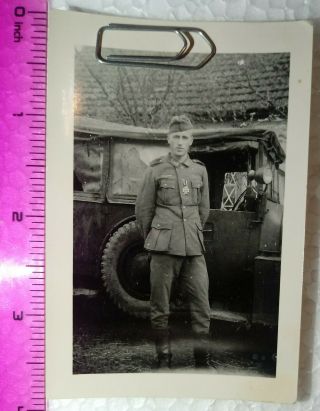 012 Ww2 Orig.  Photo German Soldier Medal Iron Cross Car Eisernes Kreuz 2.  5 X 4in