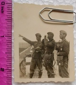 013 Ww2 Orig.  Photo German Soldiers Medal Binoculars Bayonet Bicycle 2 X 2.  5 In