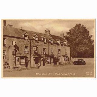 Fairford Gloucestershire Old Motor Car At The Bull Inn Postcard,