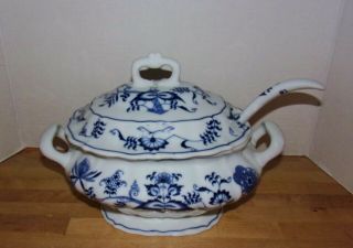 Blue Danube Porcelain China Blue & White Soup Tureen W/ladle & Onion Pattern