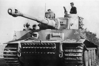 Ww2 Photo Tankers In The Tank " Tiger " No.  214 Of The 505th Heavy Tank Batt 1076