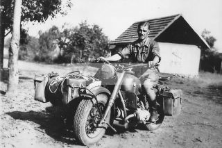 German Soldier Posing Sitting On A Bmw R75 Motorcycle Ww2 Photo 198