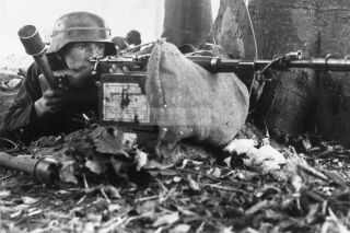Ww2 Photo German Soldier In Position In The Dutch Town Of Osterbek 1042