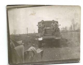 Ww2 Photo - Us Soldiers Sitting On Front Of Truck - 213th Aa 2